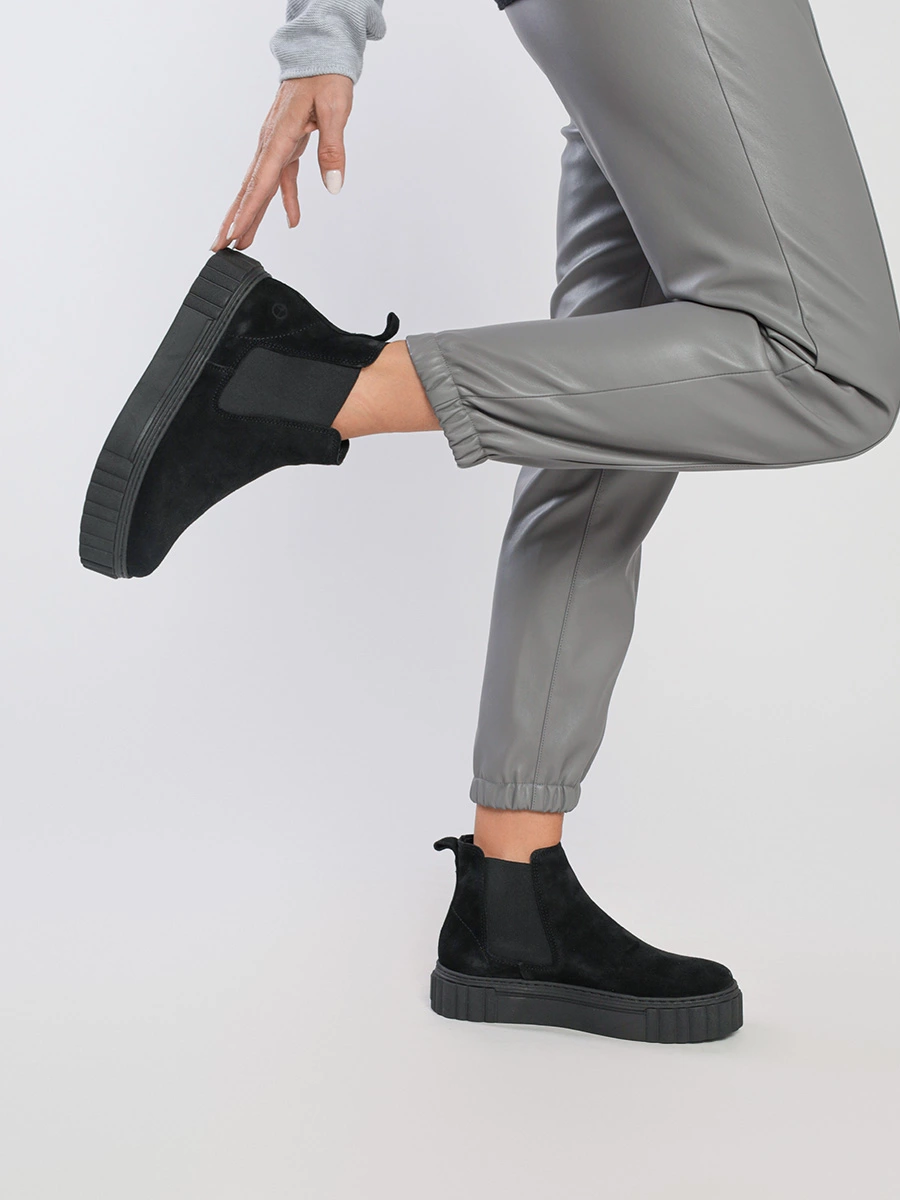 Ботинки-челси черного цвета на платформе